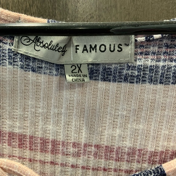 Beautiful Top - Picture 2 of 2